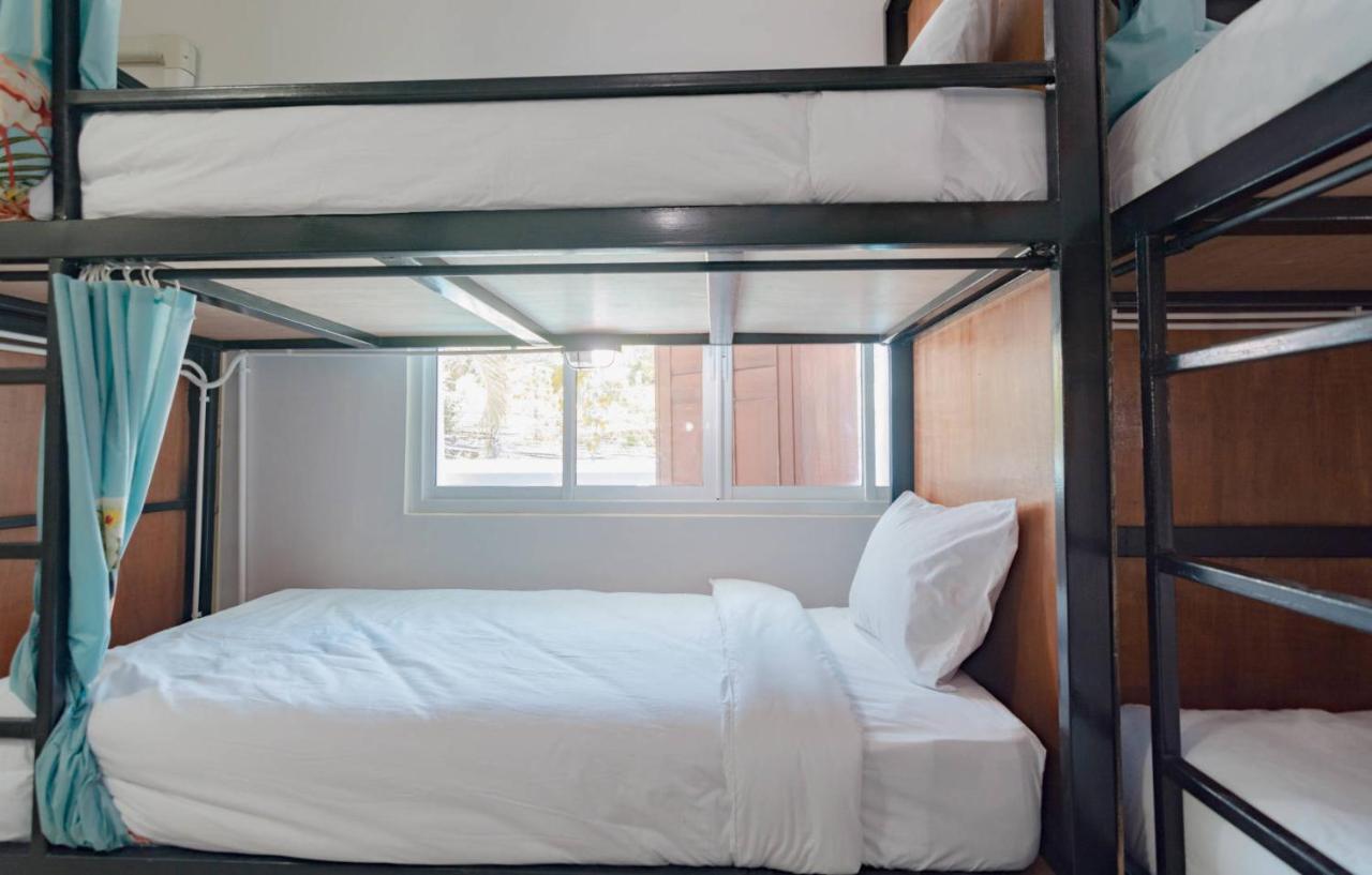 Bed At Beach Hostel Phuket Ngoại thất bức ảnh