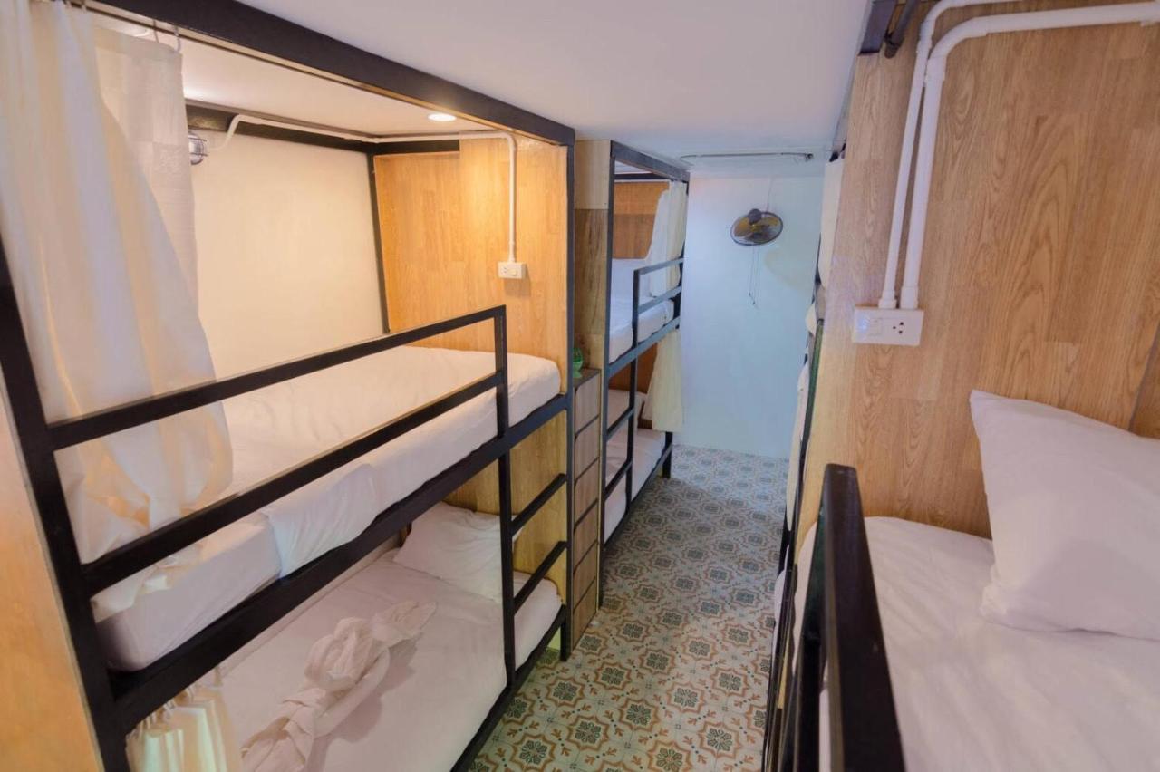 Bed At Beach Hostel Phuket Ngoại thất bức ảnh