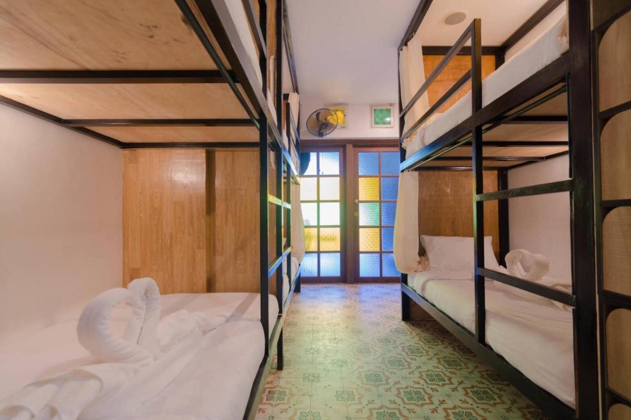 Bed At Beach Hostel Phuket Ngoại thất bức ảnh