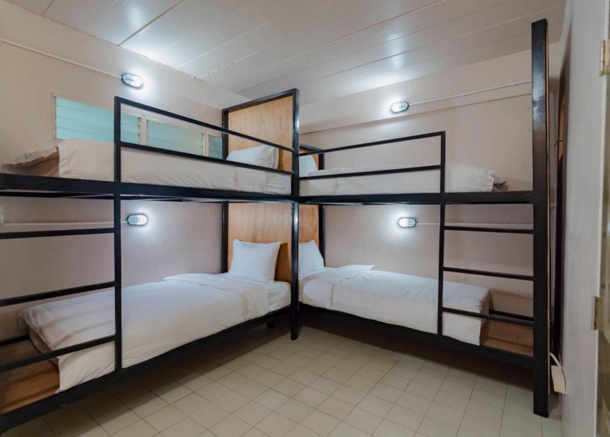 Bed At Beach Hostel Phuket Ngoại thất bức ảnh
